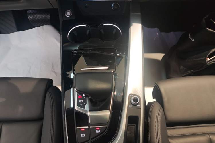 Used Audi A5 2023 Sportback 40 TFSI Fashionable and Dynamic Model Gear Lever