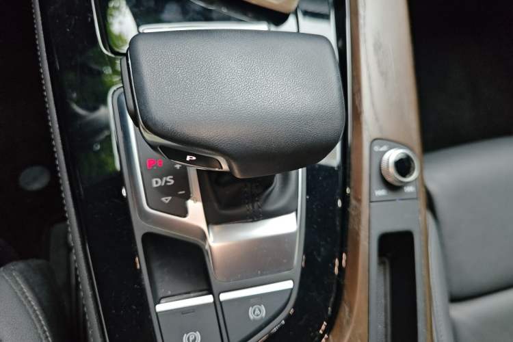 Used Audi A5 2023 Sportback 40 TFSI quattro Luxury Dynamic Edition Gear Lever