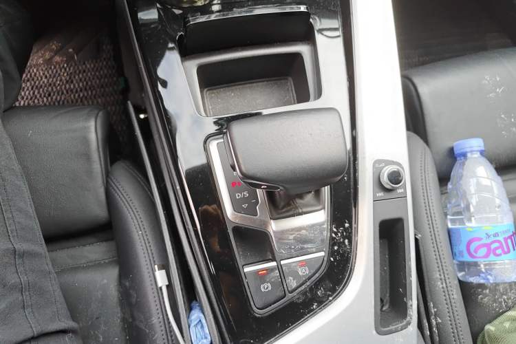 Used Audi A5 2023 Sportback 40 TFSI quattro Luxury Dynamic Edition Gear Lever