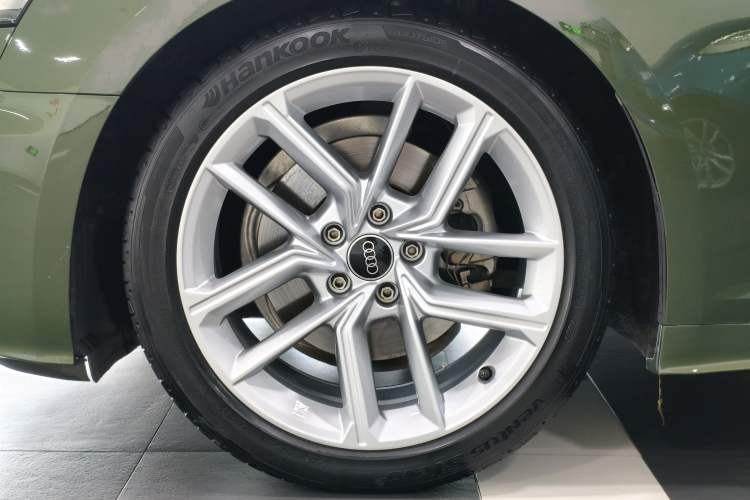 Used Audi A5 2023 Sportback 40 TFSI Fashionable and Dynamic Model Left Front Wheel Hub