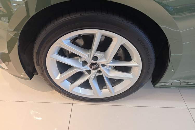 Used Audi A5 2023 Sportback 40 TFSI Fashionable and Dynamic Model Left Front Wheel Hub