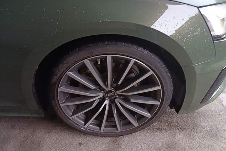 Used Audi A5 2023 Sportback 40 TFSI quattro Luxury Dynamic Edition Right Front Wheel Hub