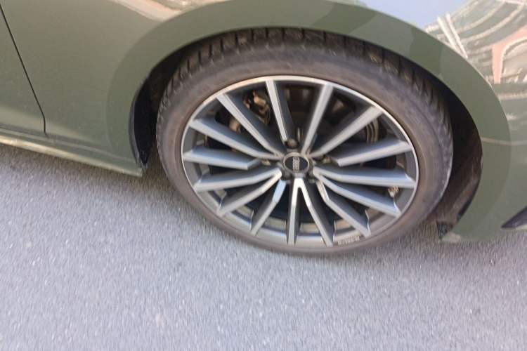 Used Audi A5 2023 Sportback 40 TFSI quattro Luxury Dynamic Edition Right Front Wheel Hub