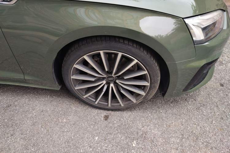 Used Audi A5 2023 Sportback 40 TFSI quattro Luxury Dynamic Edition Right Front Wheel Hub