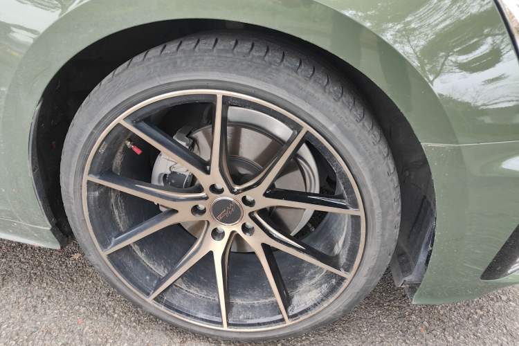 Used Audi A5 2023 Sportback 40 TFSI quattro Luxury Dynamic Edition Right Front Wheel Hub