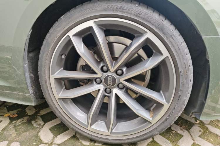 Used Audi A5 2023 Sportback 40 TFSI quattro Luxury Dynamic Edition Right Front Wheel Hub