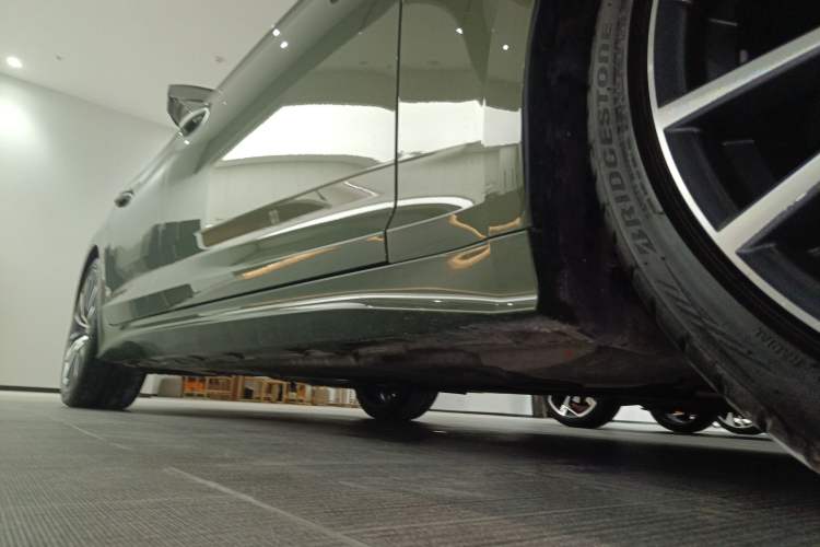 Used Audi A5 2023 Sportback 40 TFSI quattro Luxury Dynamic Edition Right Side Sill