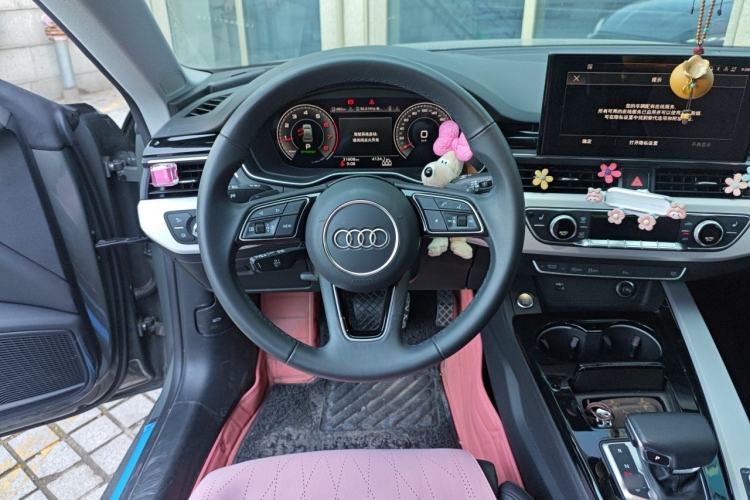 Used Audi A5 2023 Sportback 40 TFSI quattro Luxury Dynamic Edition Steering Wheel