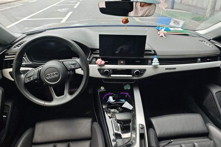 Used Audi A5 2023 Sportback 40 TFSI quattro Luxury Dynamic Edition Center Console