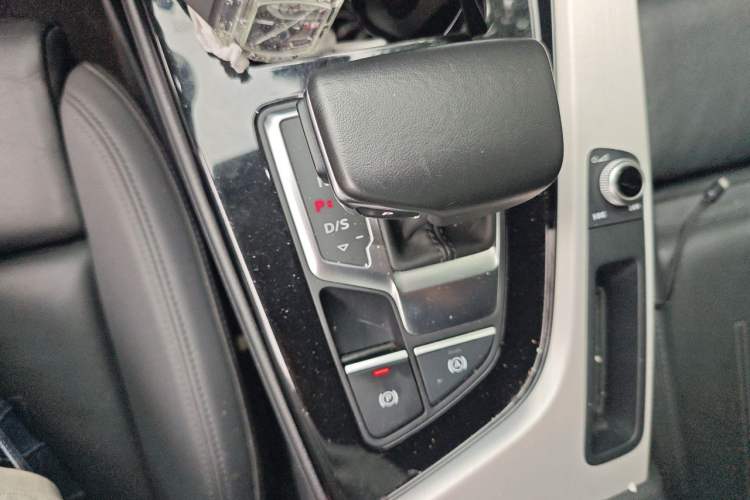 Used Audi A5 2023 Sportback 40 TFSI quattro Luxury Dynamic Edition Gear Lever