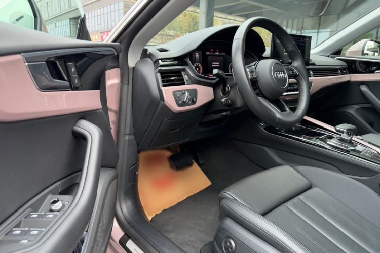 Used Audi A5 2023 Sportback 40 TFSI Fashionable and Dynamic Model Interior 4