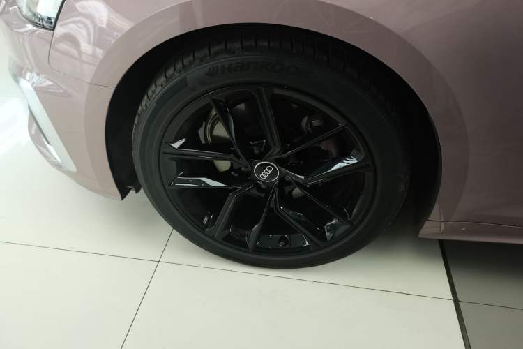 Used Audi A5 2023 Sportback 40 TFSI Fashionable and Dynamic Model Left Front Wheel Hub
