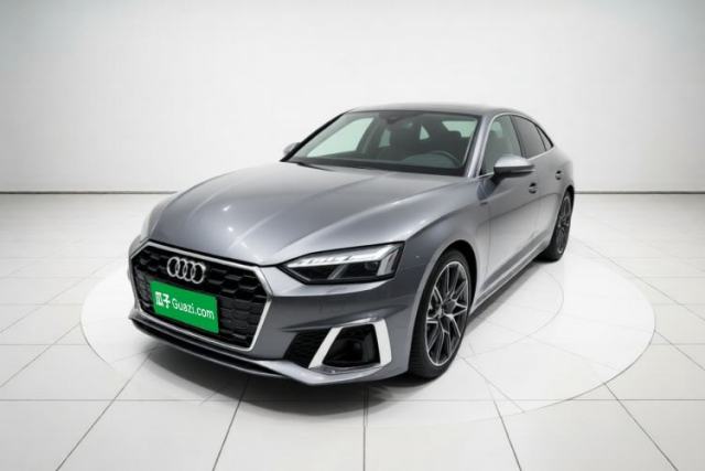 Ojetý Audi A5 2023 Sportback 40 TFSI Fashionable and Dynamic Model