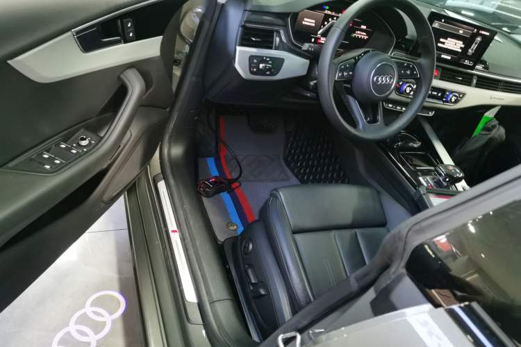 Used Audi A5 2023 Sportback 40 TFSI quattro Luxury Dynamic Edition Driver Seat