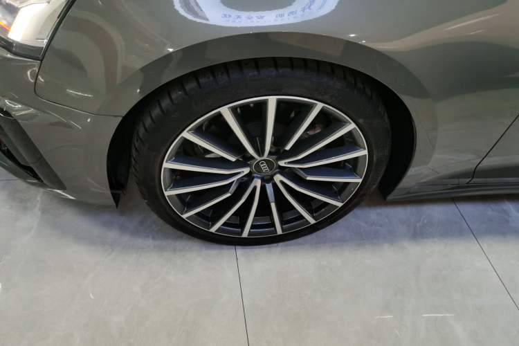 Used Audi A5 2023 Sportback 40 TFSI quattro Luxury Dynamic Edition Left Front Wheel Hub