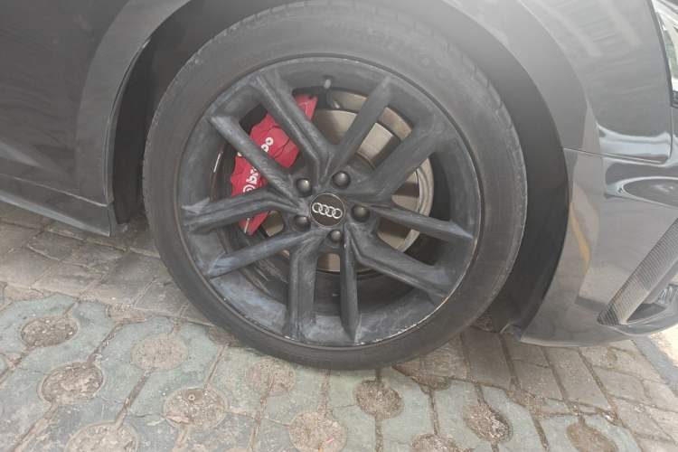 Used Audi A5 2023 Sportback 40 TFSI Fashionable and Dynamic Model Right Front Wheel Hub
