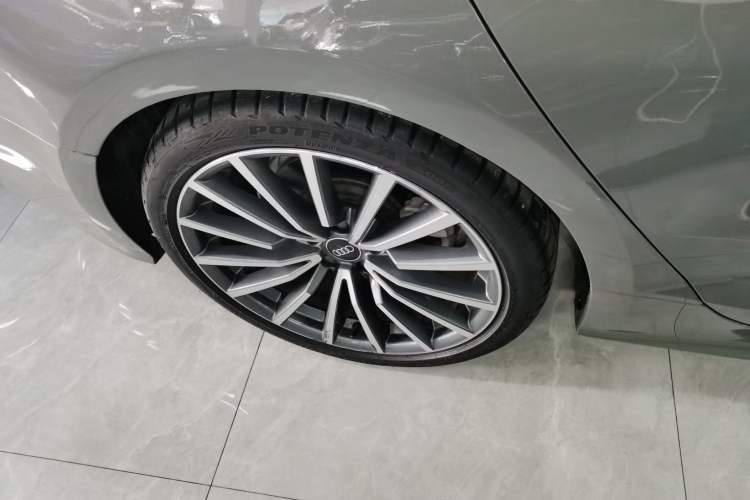 Used Audi A5 2023 Sportback 40 TFSI quattro Luxury Dynamic Edition Right Rear Wheel Hub