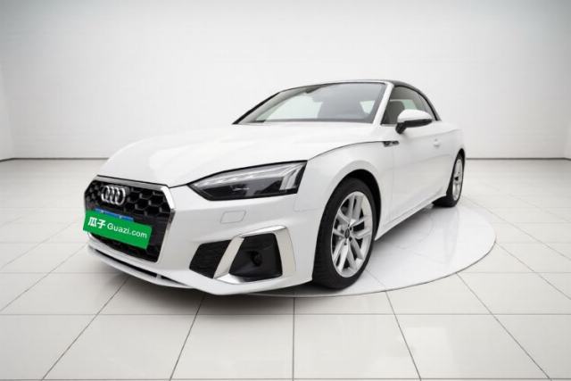 Ojetý Audi A5 2023 Cabriolet 40 TFSI Fashion Dynamic Model