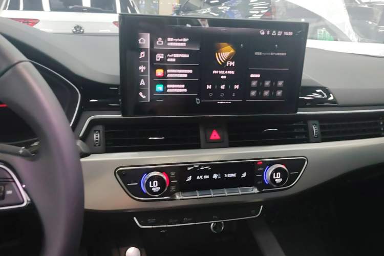 Used Audi A5 2023 Sportback 40 TFSI Fashionable and Dynamic Model Audio And AC Panel