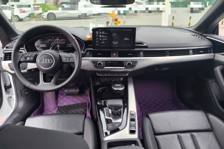 Used Audi A5 2023 Cabriolet 40 TFSI Fashion Dynamic Model Center Console