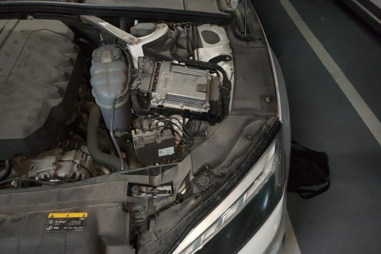 Used Audi A5 2023 Sportback 40 TFSI Fashionable and Dynamic Model Engine Bay Left