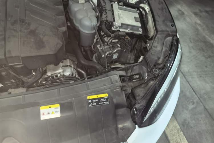 Used Audi A5 2023 Sportback 40 TFSI Fashionable and Dynamic Model Engine Bay Left