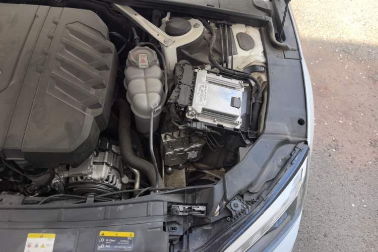 Used Audi A5 2023 Sportback 40 TFSI Fashionable and Dynamic Model Engine Bay Left