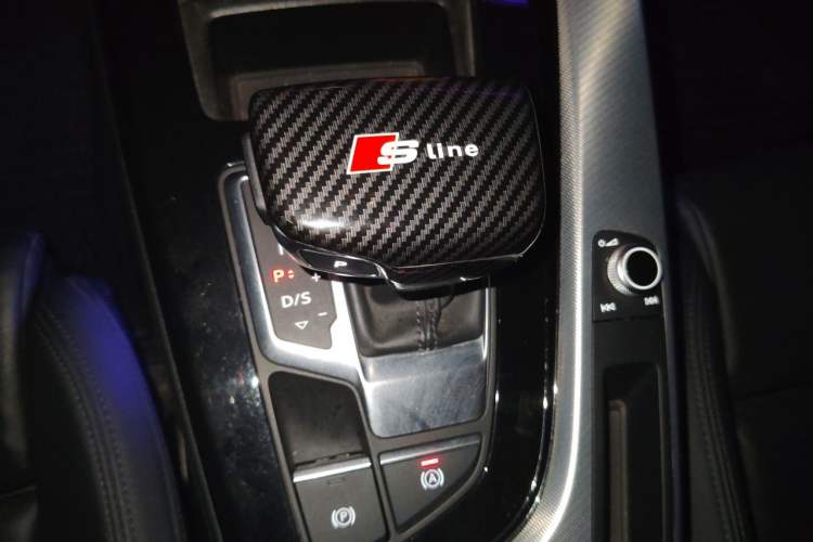 Used Audi A5 2023 Sportback 40 TFSI Fashionable and Dynamic Model Gear Lever