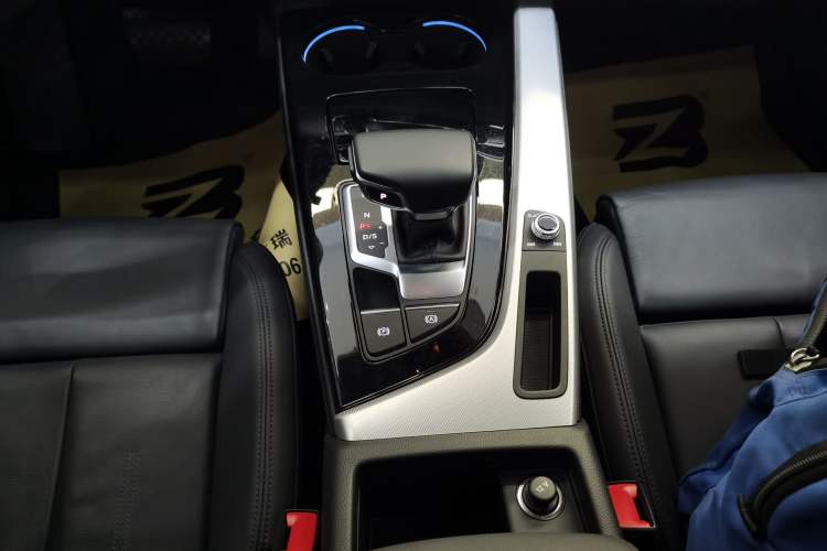 Used Audi A5 2023 Sportback 40 TFSI Fashionable and Dynamic Model Gear Lever