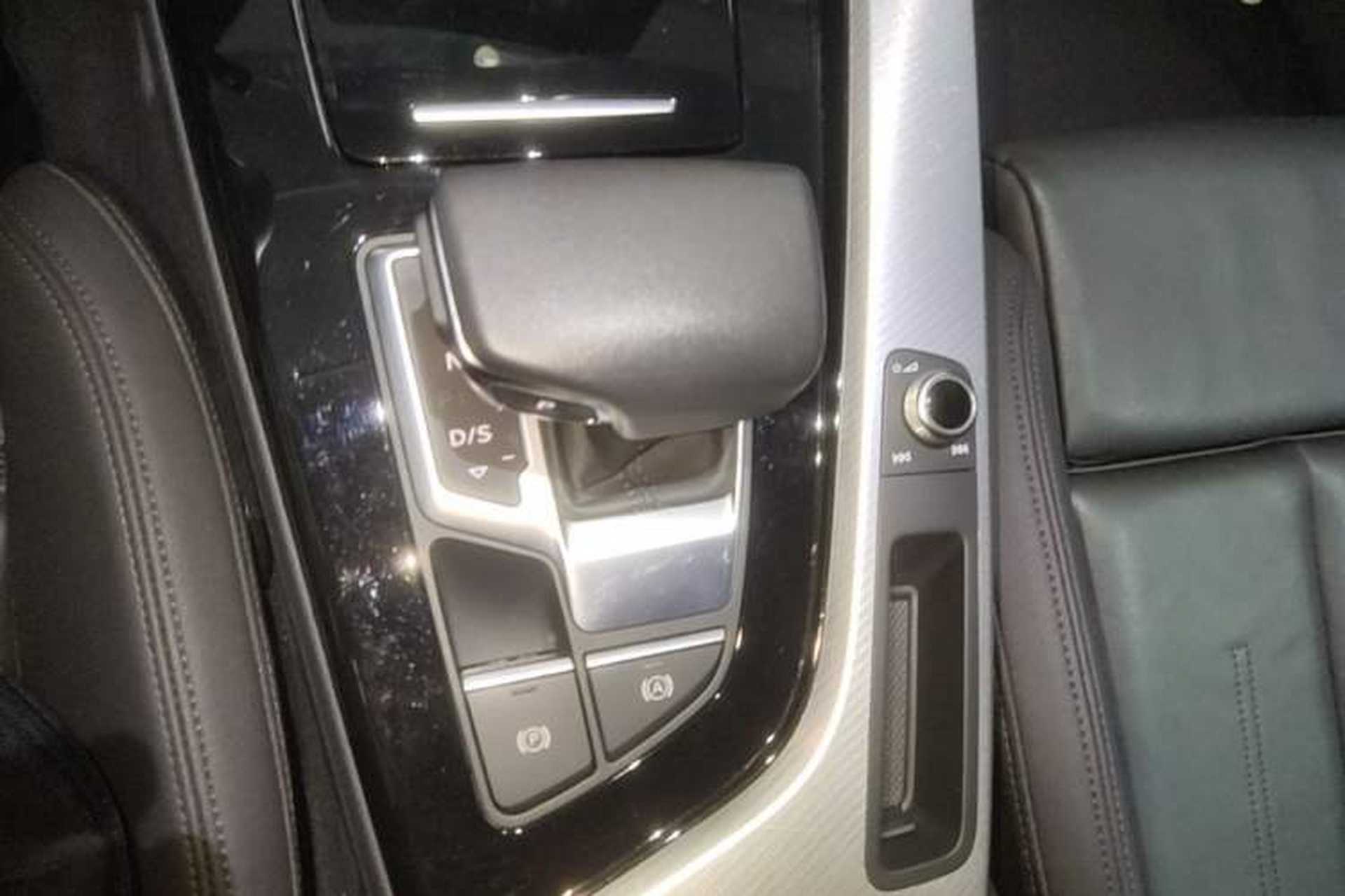 Used Audi A5 2023 Sportback 40 TFSI Fashionable and Dynamic Model Gear Lever