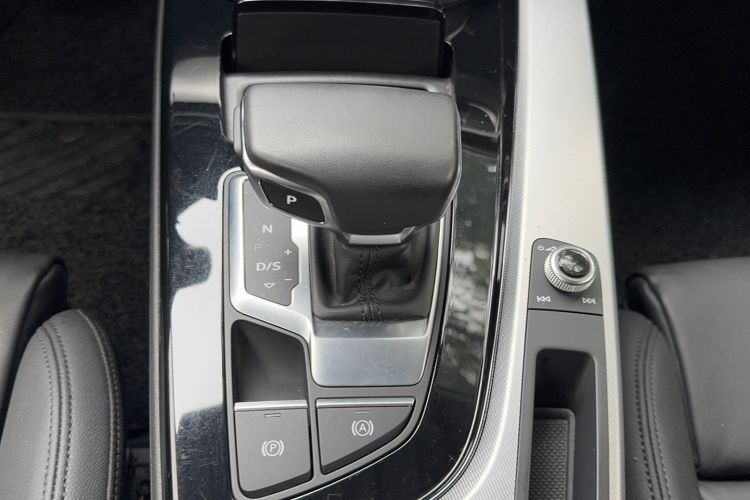 Used Audi A5 2023 Sportback 40 TFSI Fashionable and Dynamic Model Gear Lever