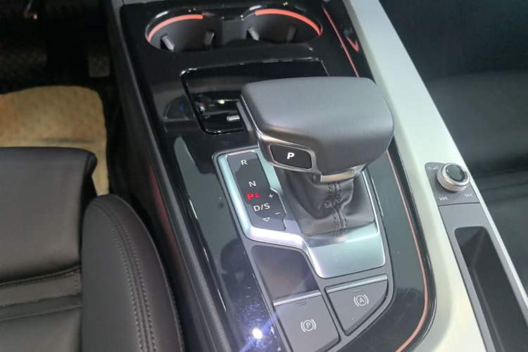 Used Audi A5 2023 Sportback 40 TFSI quattro Luxury Dynamic Edition Gear Lever