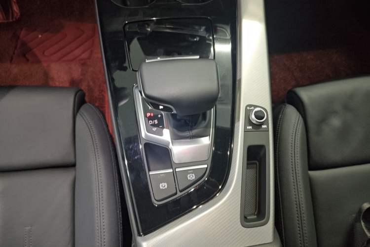 Used Audi A5 2023 Sportback 40 TFSI Fashionable and Dynamic Model Gear Lever