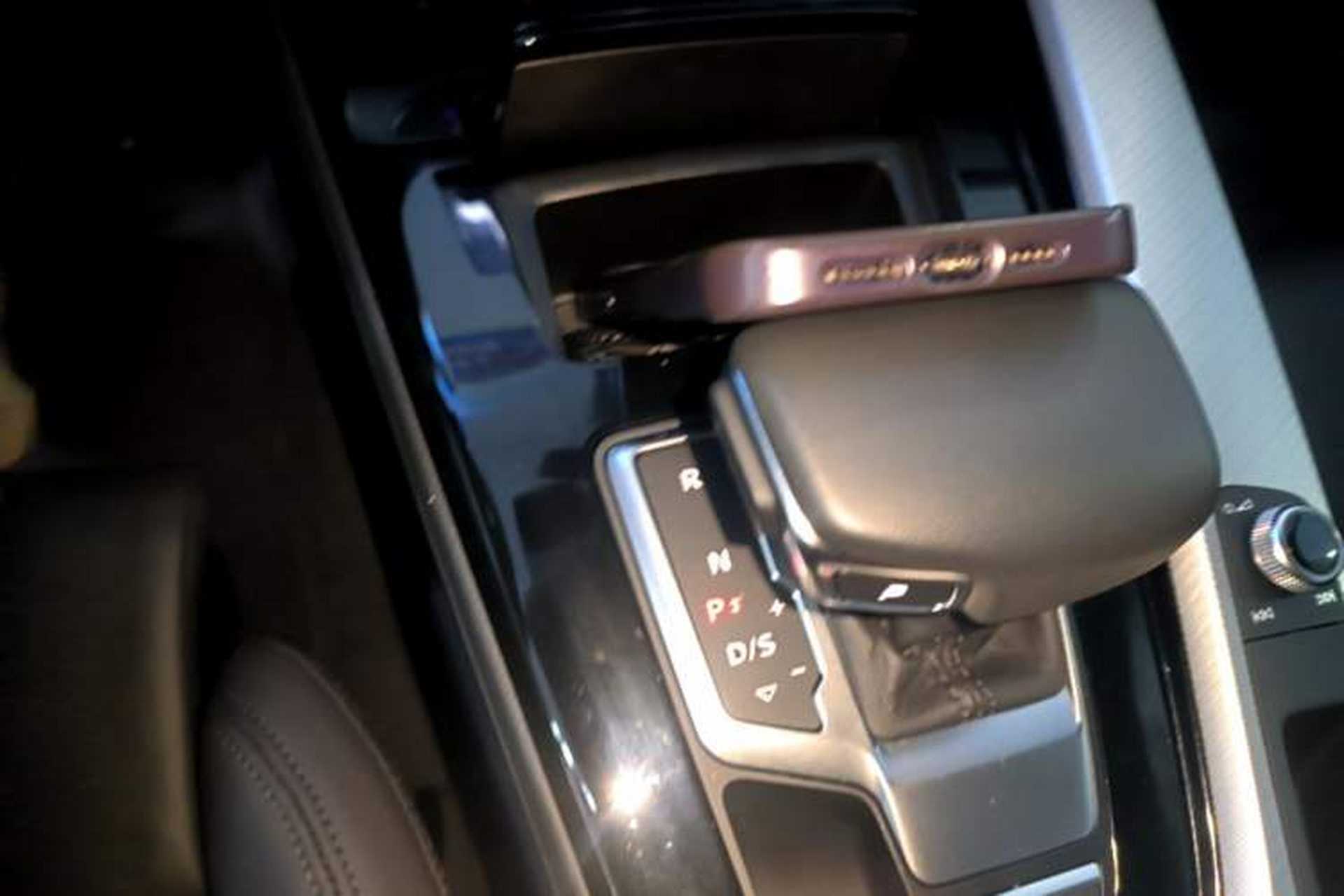 Used Audi A5 2023 Sportback 40 TFSI Fashionable and Dynamic Model Gear Lever