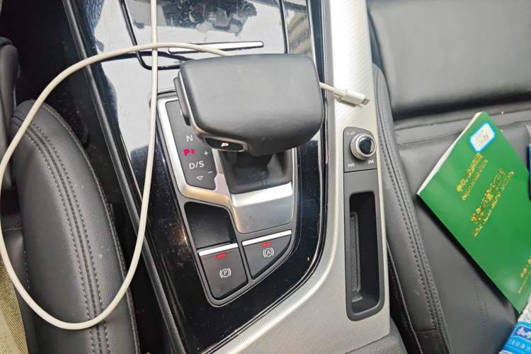 Used Audi A5 2023 Coupe 40 TFSI Fashionable and Dynamic Model Gear Lever