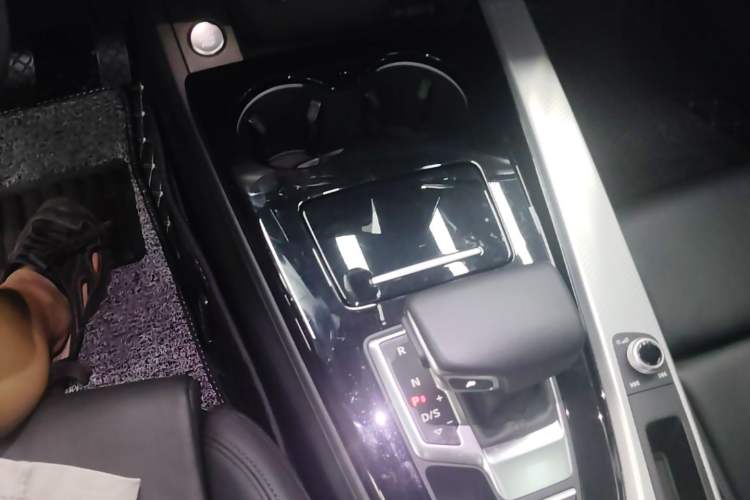 Used Audi A5 2023 Sportback 40 TFSI Fashionable and Dynamic Model Gear Lever