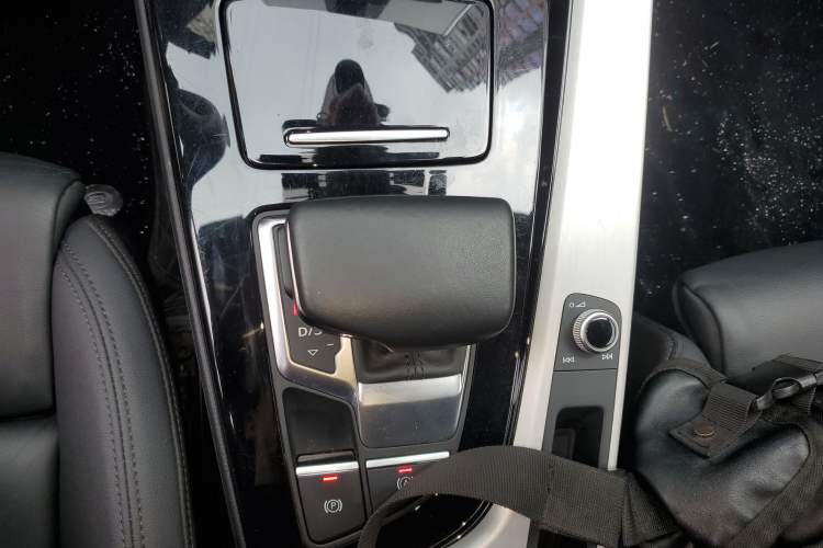 Used Audi A5 2023 Sportback 40 TFSI quattro Luxury Dynamic Edition Gear Lever