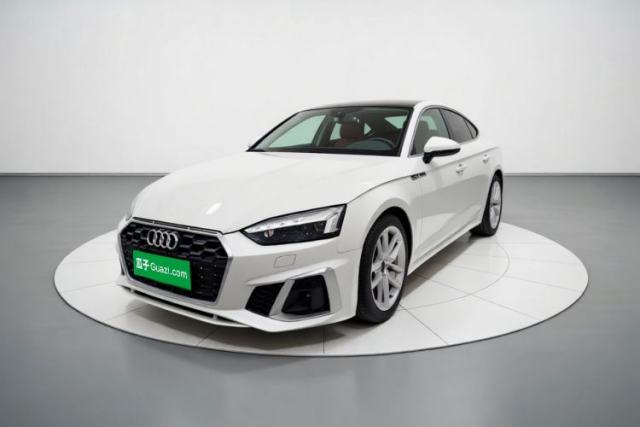 Ojetý Audi A5 2023 Sportback 40 TFSI Fashionable and Dynamic Model