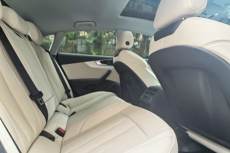 Used Audi A5 2023 Sportback 40 TFSI quattro Luxury Dynamic Edition Interior 3