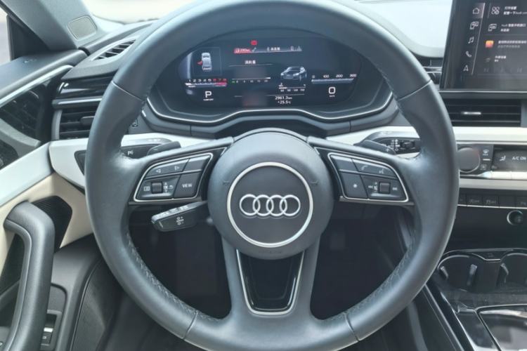Used Audi A5 2023 Sportback 40 TFSI quattro Luxury Dynamic Edition Interior 4
