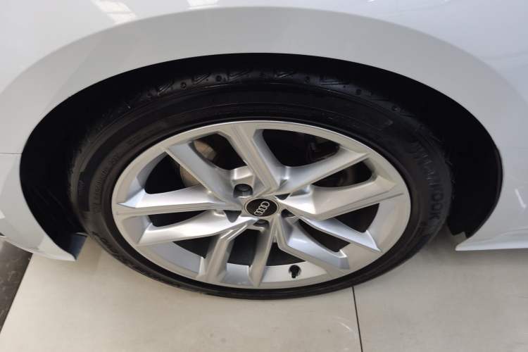 Used Audi A5 2023 Sportback 40 TFSI Fashionable and Dynamic Model Left Front Wheel Hub