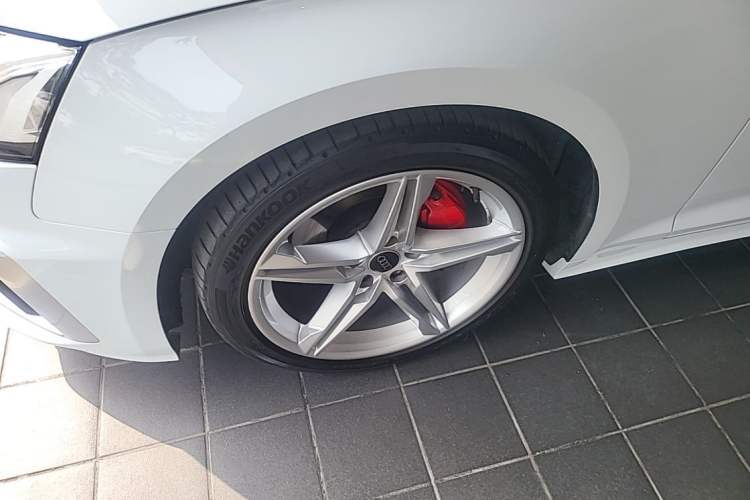 Used Audi A5 2023 Sportback 40 TFSI Fashionable and Dynamic Model Left Front Wheel Hub