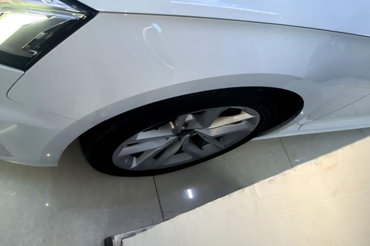 Used Audi A5 2023 Sportback 40 TFSI Fashionable and Dynamic Model Left Front Wheel Hub
