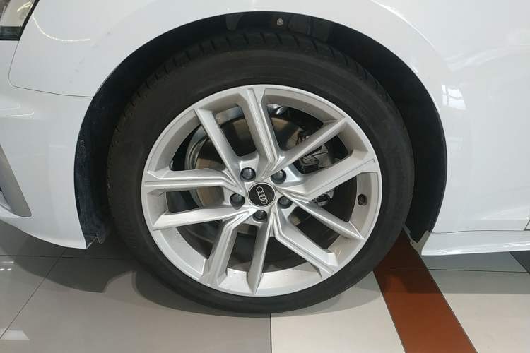 Used Audi A5 2023 Sportback 40 TFSI Fashionable and Dynamic Model Left Front Wheel Hub