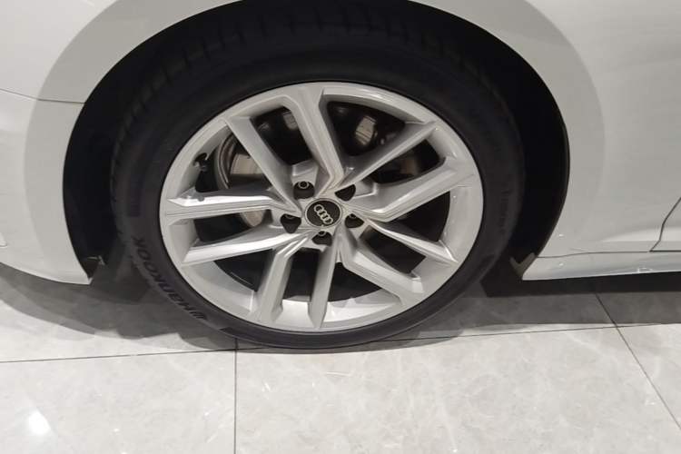 Used Audi A5 2023 Sportback 40 TFSI Fashionable and Dynamic Model Left Front Wheel Hub