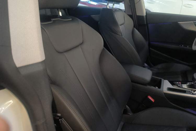 Used Audi A5 2023 Sportback 40 TFSI Fashionable and Dynamic Model Right Front Seat