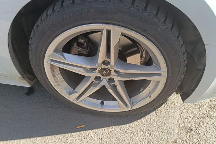 Used Audi A5 2023 Sportback 40 TFSI Fashionable and Dynamic Model Right Front Wheel Hub