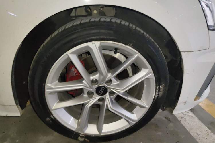 Used Audi A5 2023 Sportback 40 TFSI Fashionable and Dynamic Model Right Front Wheel Hub