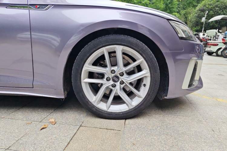 Used Audi A5 2023 Sportback 40 TFSI Fashionable and Dynamic Model Right Front Wheel Hub