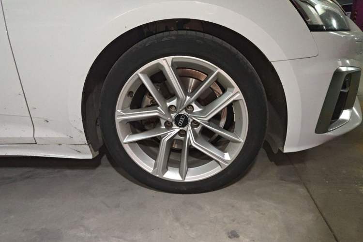 Used Audi A5 2023 Sportback 40 TFSI Fashionable and Dynamic Model Right Front Wheel Hub